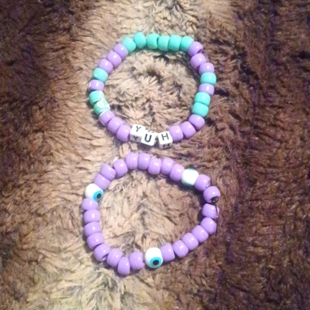 2 braclets